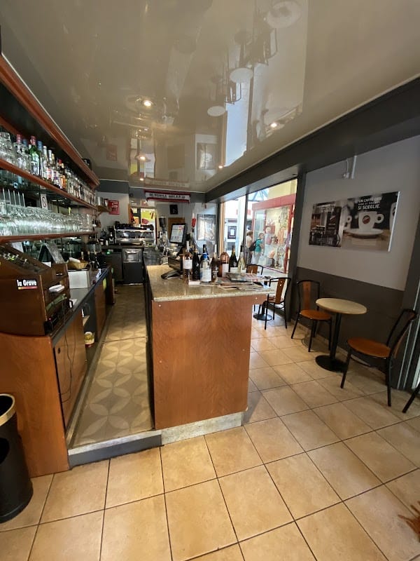 Il Cappuccino bar restaurant à Briançon, France