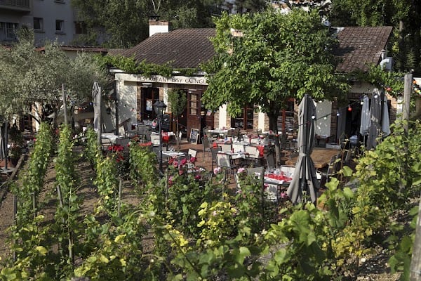 Restaurant Issy Guinguette à Issy-les-Moulineaux, France