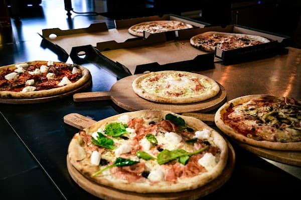 Restaurant Jordan Tomas – Pizza Mamamia Lyon Gerland à Lyon, France