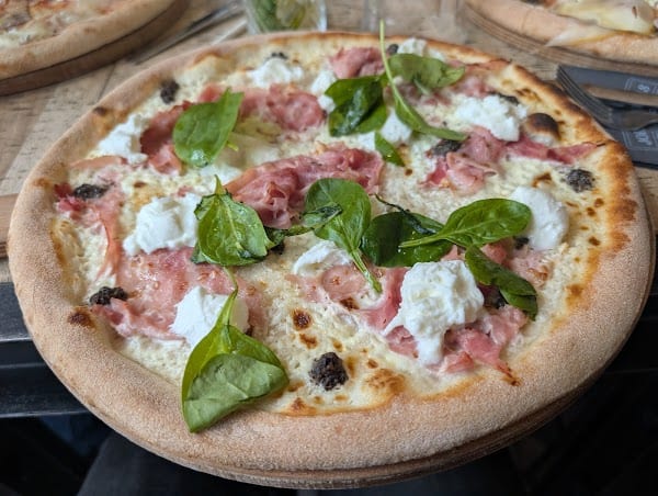 Restaurant Jordan Tomas – Pizza Mamamia Lyon Gerland à Lyon, France