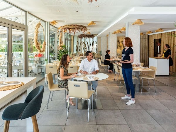 Restaurant L ESCARPOLETTE à Lescar, France