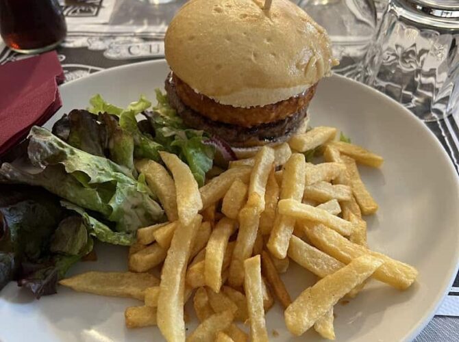 Restaurant L L’HEXAGONE à Marignier, France