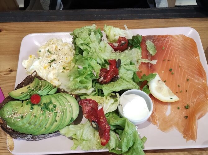 Restaurant La Balançoire by La Bicyclette Rose à Aix-les-Bains, France