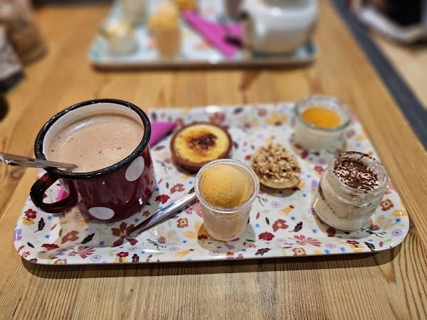 Restaurant La Balançoire by La Bicyclette Rose à Aix-les-Bains, France