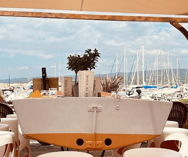 Restaurant La barque de Sophie à Saint-Cyr-sur-Mer, France