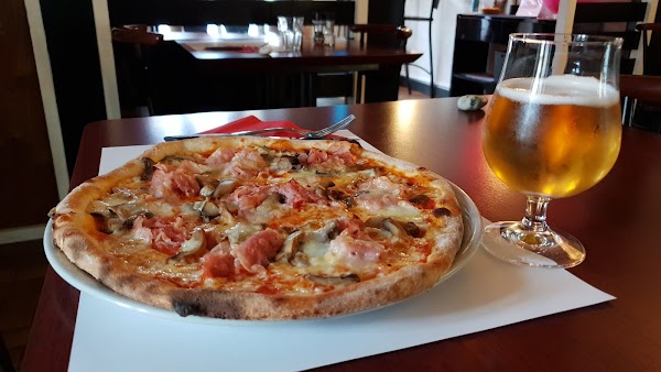 Restaurant La Bella à Pontarlier, France