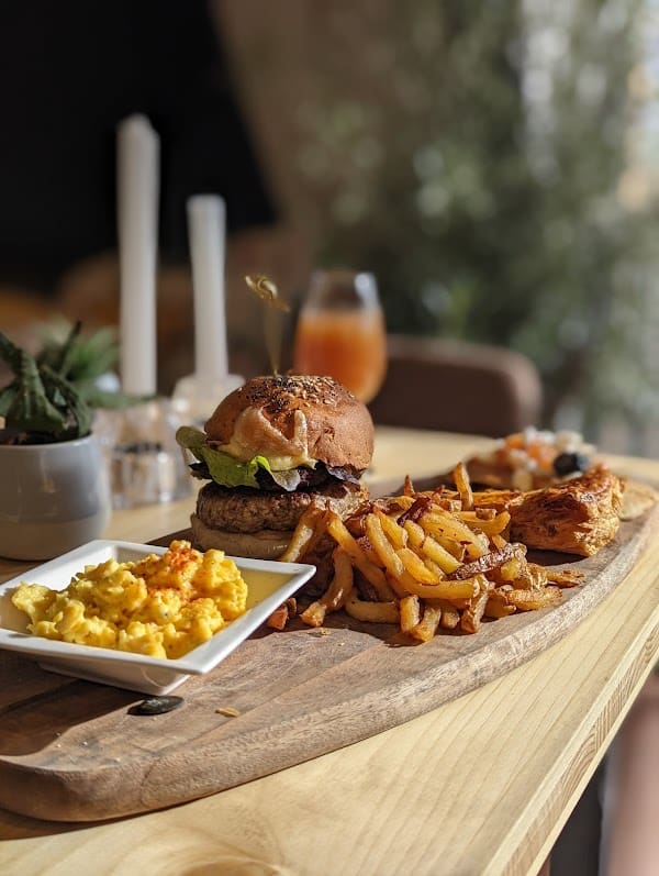 Restaurant La Bergerie – Abreuvoir populaire – à Salon-de-Provence, France