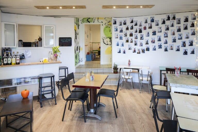 Restaurant La Blague café associatif à Aubervilliers, France — photo 1