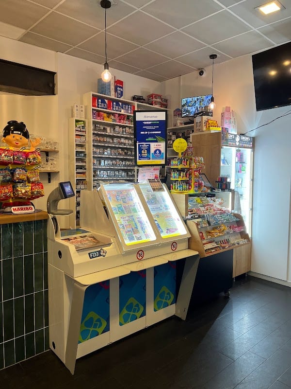 La Blanche Restaurant Bar Tabac à Bègles, France