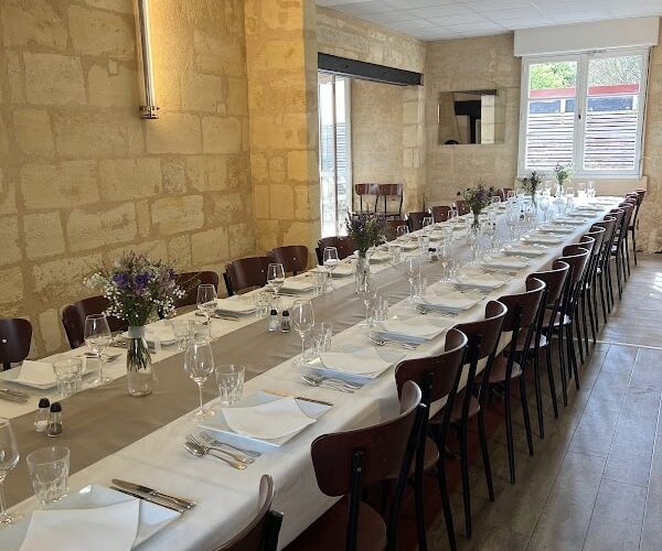 La Blanche Restaurant Bar Tabac à Bègles, France