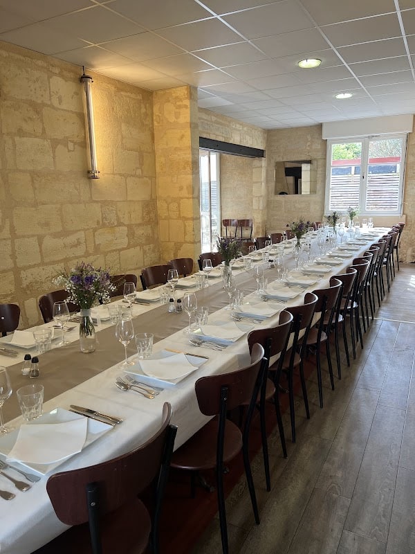 La Blanche Restaurant Bar Tabac à Bègles, France