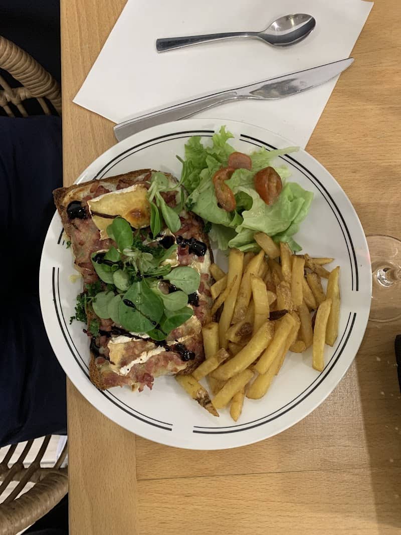 Restaurant La brasserie du grillon à Lisieux, France