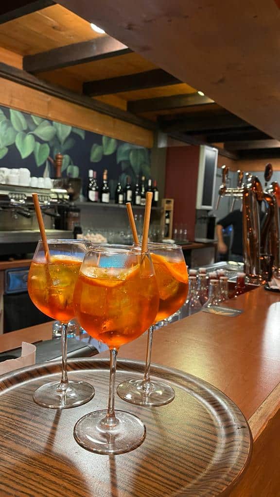 Restaurant La Cabane qui fume à Saint-Saturnin, France