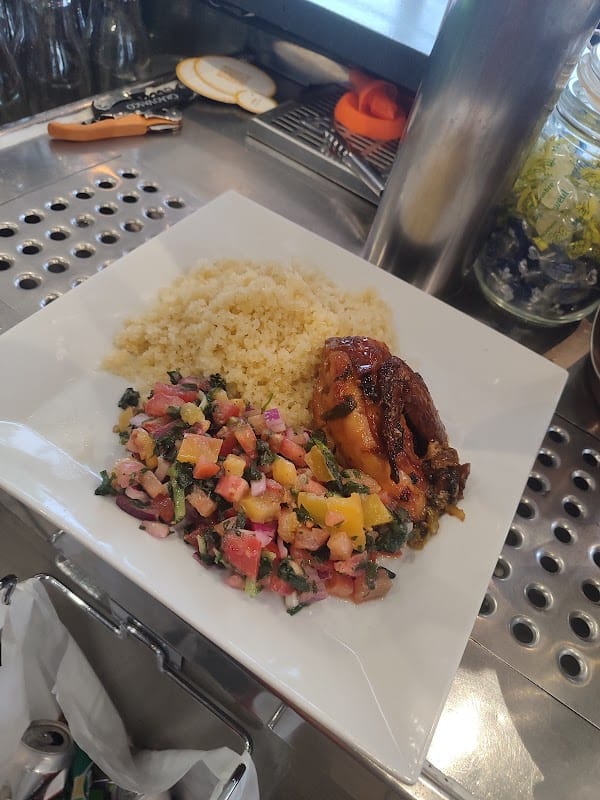 Restaurant La CANT1NE par Tata Toyo et COP1 à Sceaux, France