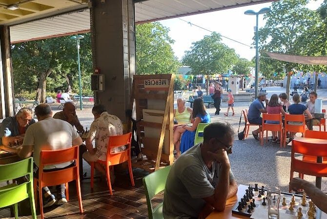 Restaurant La caravane des possibles à Villefontaine, France