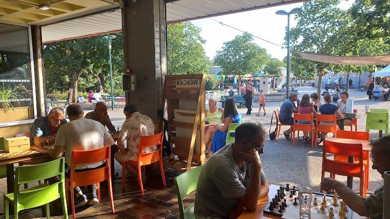Restaurant La caravane des possibles à Villefontaine, France