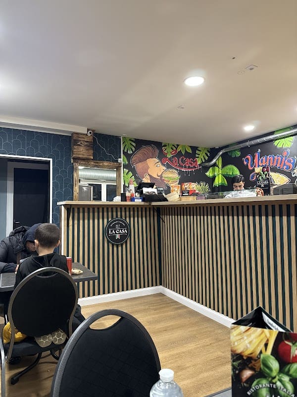 Restaurant LA CASA : Pizzeria & Sandwich à Saint-Nazaire, France