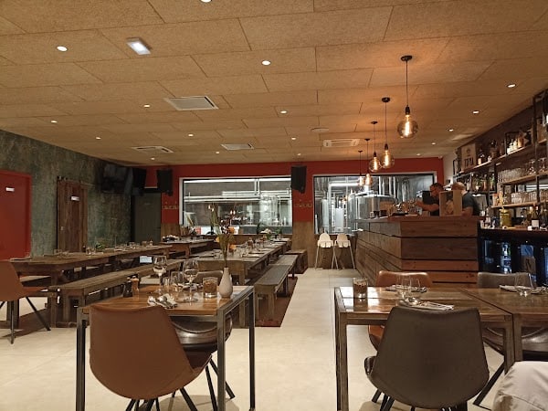 Restaurant LA CAVE A MANGER BÉZIERS à Béziers, France