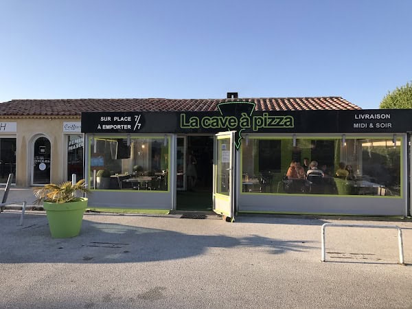 Restaurant La cave à pizza – Pizzeria Saint Cyr à Saint-Cyr-sur-Mer, France