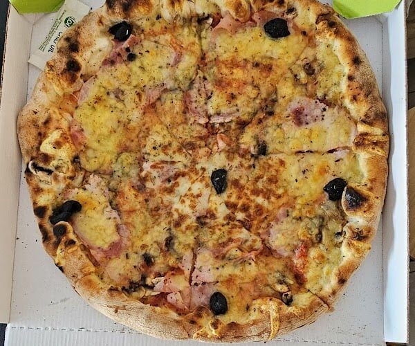 Restaurant La cave à pizza – Pizzeria Saint Cyr à Saint-Cyr-sur-Mer, France