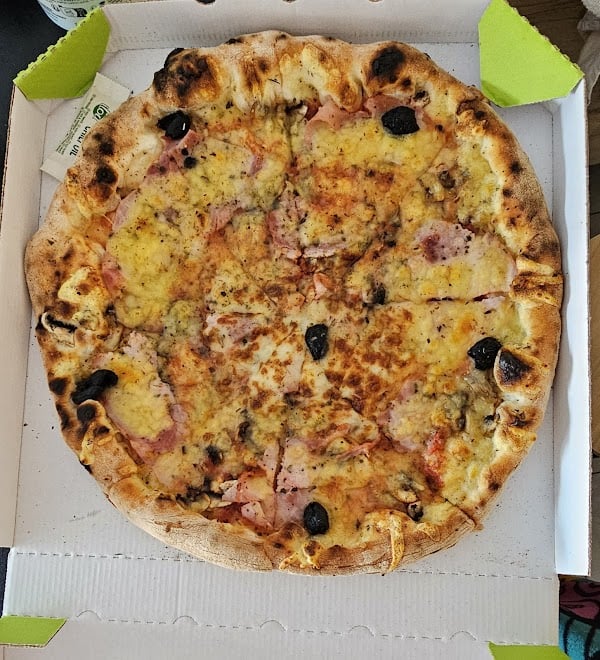 Restaurant La cave à pizza – Pizzeria Saint Cyr à Saint-Cyr-sur-Mer, France