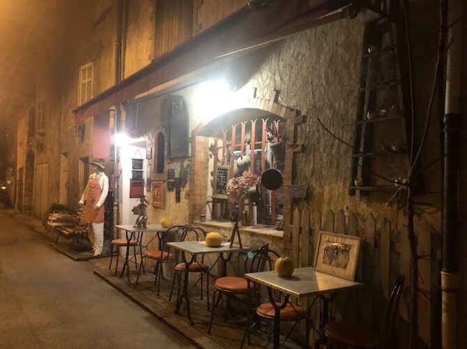 Restaurant La Cave à Mouans-Sartoux, France