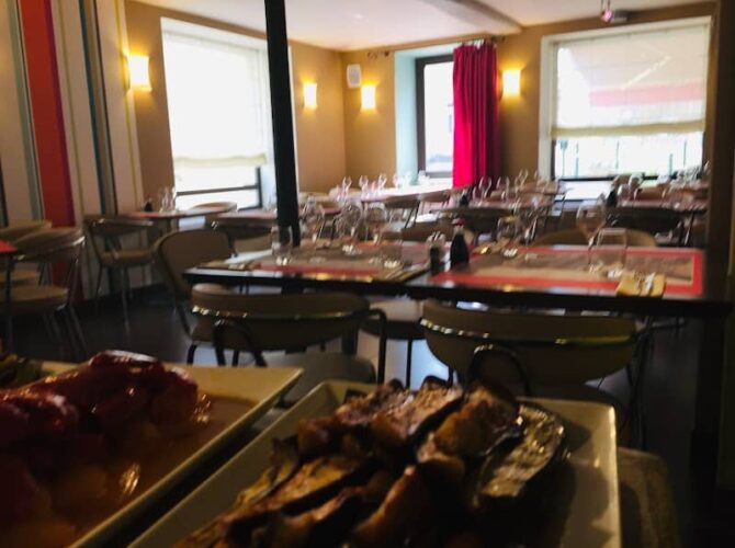 Restaurant La Cerise Sur Le Gâteau à Saint-Alban-de-Roche, France