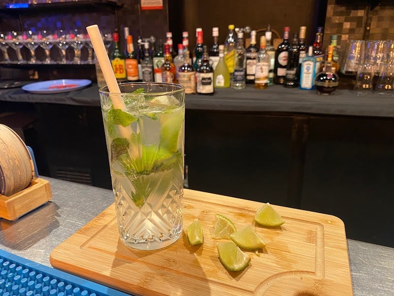 Restaurant La Chose Bar à Corbeil-Essonnes, France