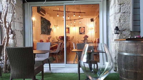 Restaurant La Cour De Caro Avignon à Avignon, France