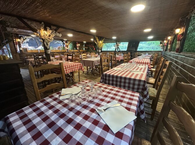 Restaurant La Croix d’Augas à Fontainebleau, France