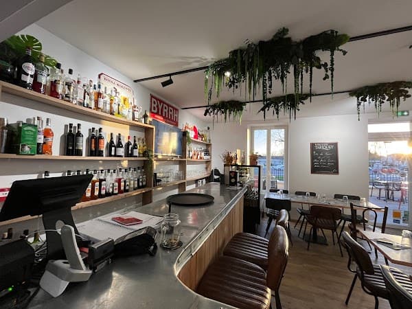 Restaurant La Dernière Séance d’Y à Saint-Jean-d'Angély, France