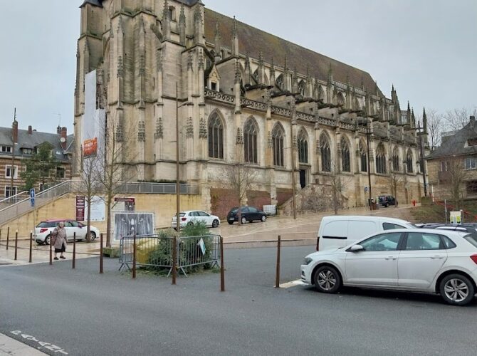 Restaurant La Famille à Lisieux, France