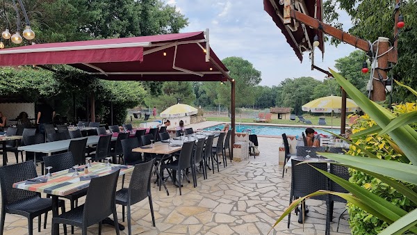 La Fenière Restaurant – Hébergement à Pavie, France