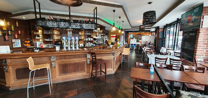 La Fourchette – Bar-Tabac & Restaurant à Champigny-sur-Marne, France