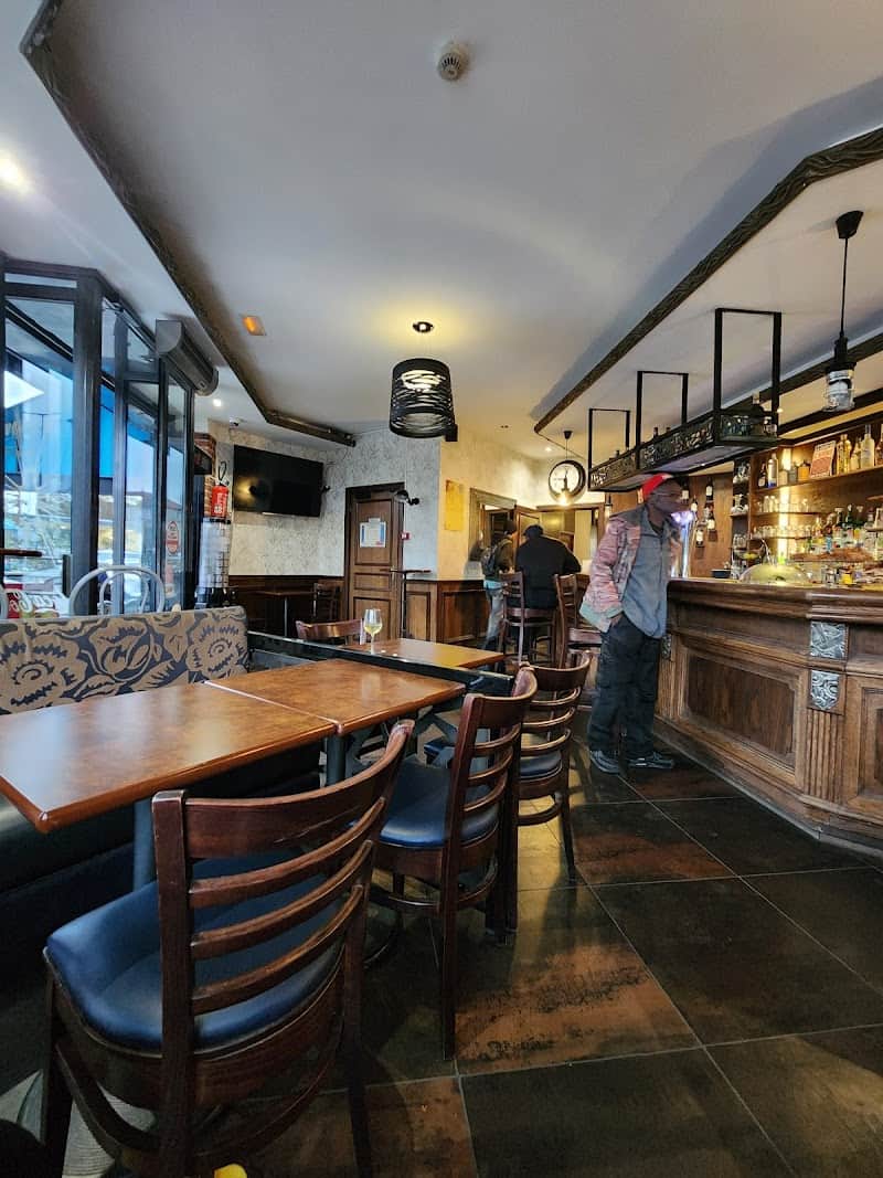 La Fourchette – Bar-Tabac & Restaurant à Champigny-sur-Marne, France