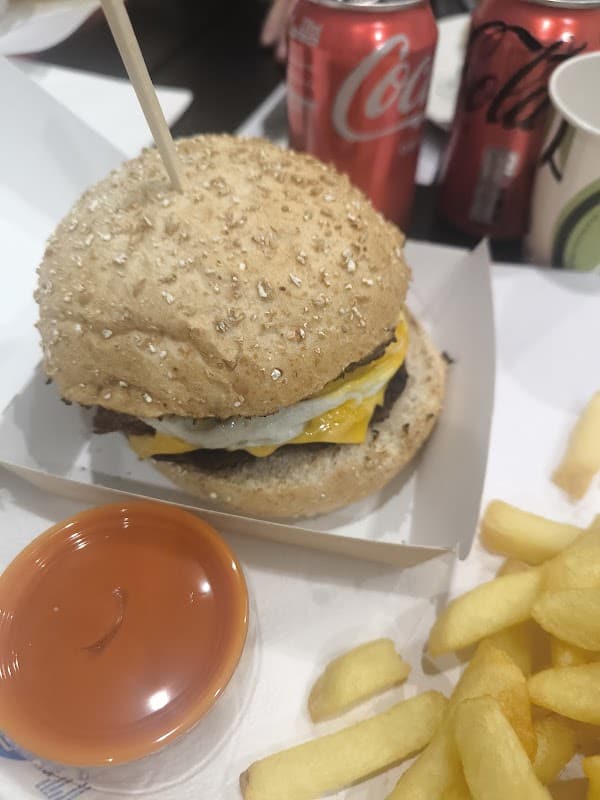 Restaurant La Friterie du Rond-Point à Florennes, Belgique