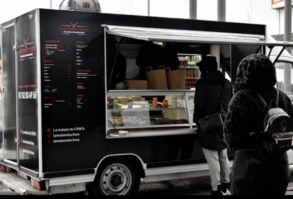 Restaurant La maison du chwa à Orly, France