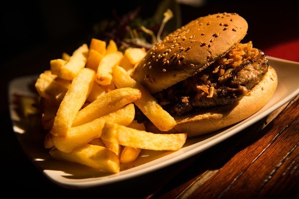 La Maison du Peket Bar – Amon Nanesse Restaurant – Appart Hotel à Liège, Belgique