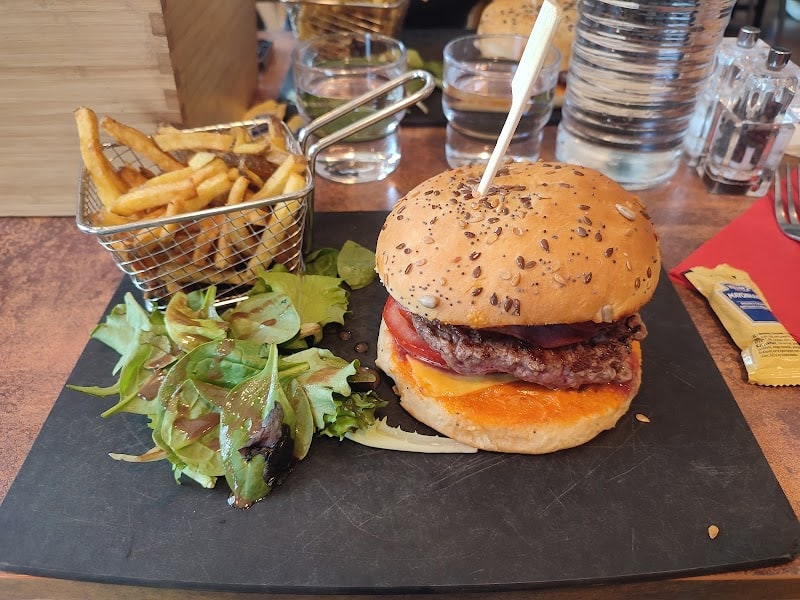 Restaurant La Maison Mère à Osny, France