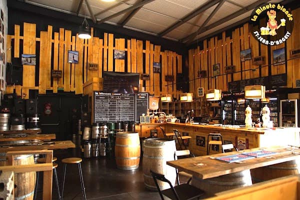 Restaurant La Minute Blonde St Jean d’Angely. Cave / Bar à Bières. Location tireuses et fûts. à Saint-Jean-d'Angély, France