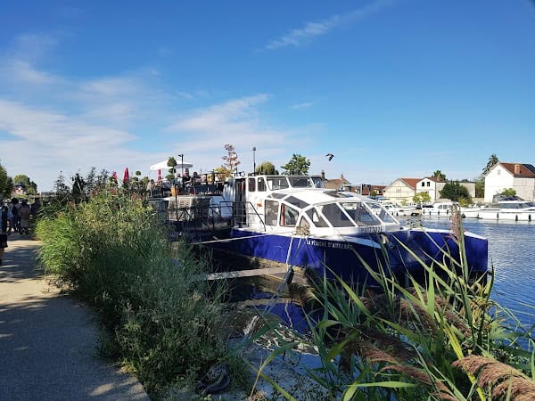 Restaurant La Péniche Auxerre à Auxerre, France