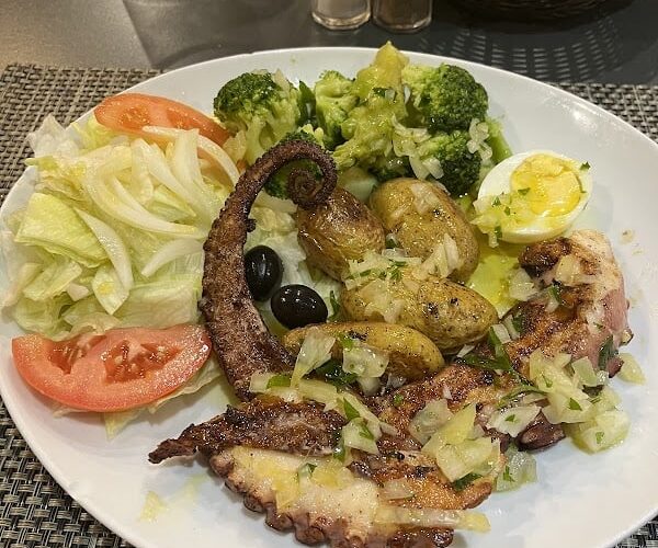 Restaurant La Petite Auberge du Portugal à Cenon, France