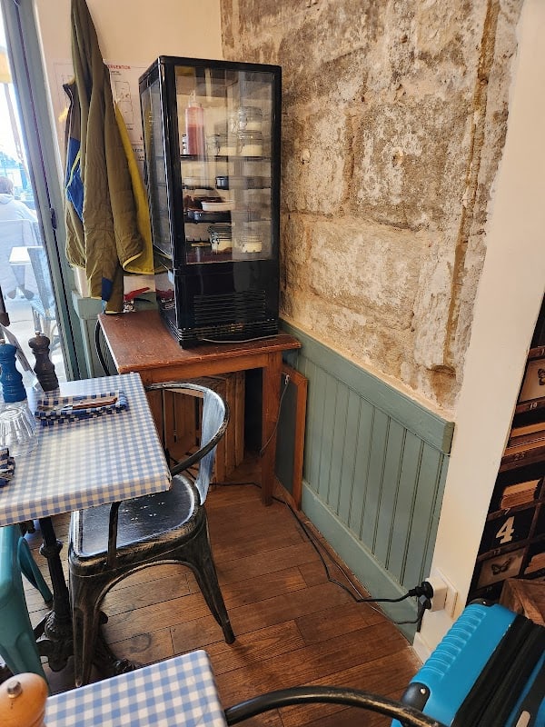 Restaurant La petite cantine à Brive-la-Gaillarde, France