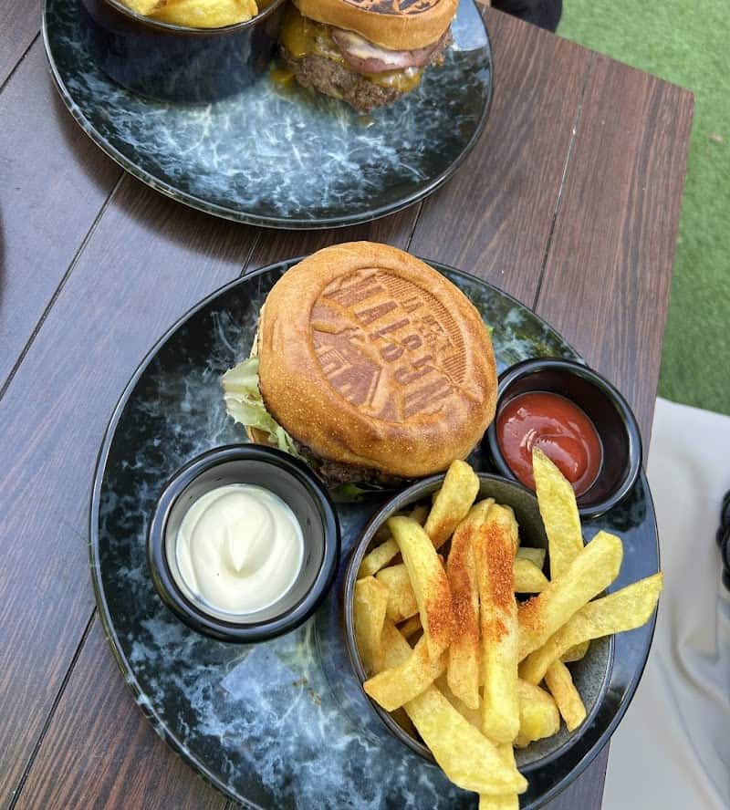 Restaurant La Petite Maison à Montigny-le-Bretonneux, France