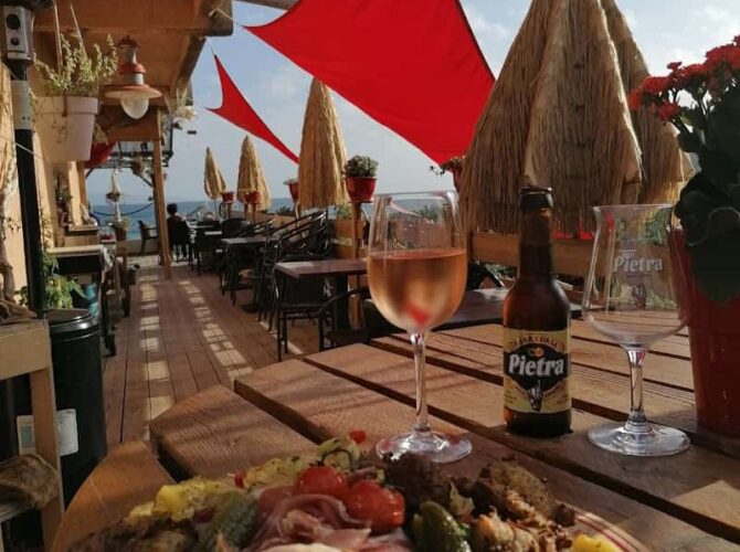 Restaurant La petite voile rouge sagone à Vico, France