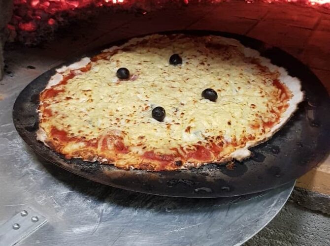 Restaurant La pizza du garage à Decazeville, France