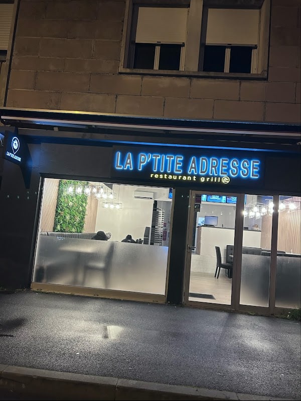 Restaurant La ptite adresse à Saint-Nazaire, France