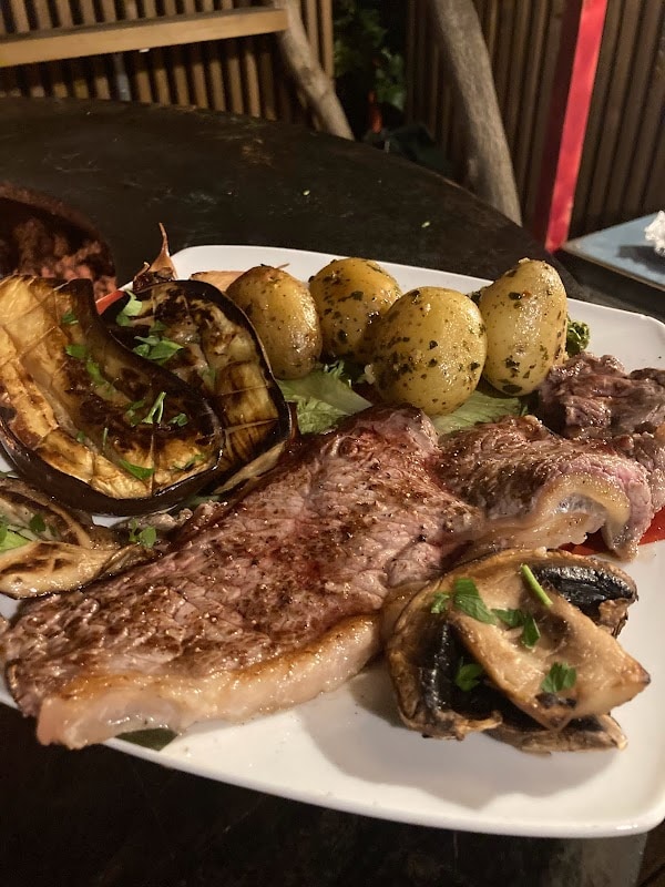 Restaurant La P’tite Vadrouille à Saint-Cyr-sur-Mer, France