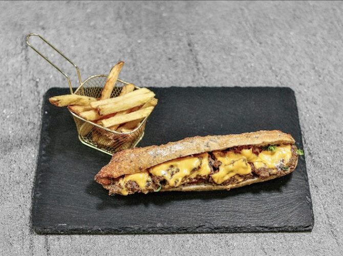 Restaurant La ref à Trappes, France