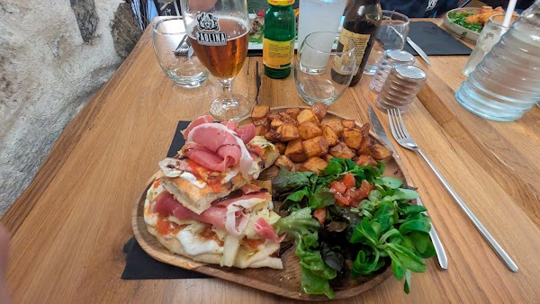 Restaurant La Rivière des Vins à Corte, France